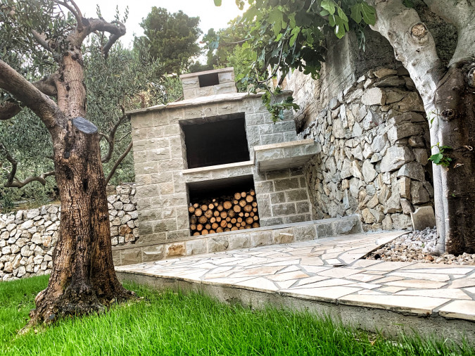 Traditionelle dalmatinische &Auml;u&szlig;ere; "Stein und Olive", Villa AMore Brela Brela