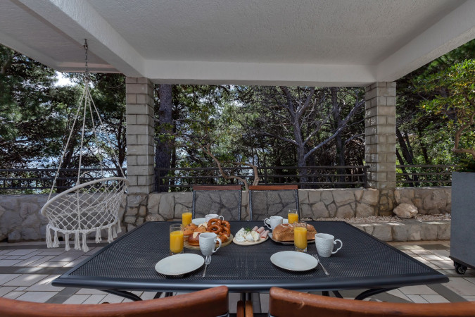 Traditionelle dalmatinische &Auml;u&szlig;ere; "Stein und Olive", Villa AMore Brela Brela