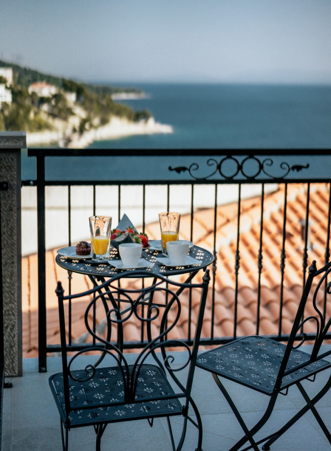 Traditionelle dalmatinische &Auml;u&szlig;ere; "Stein und Olive", Villa AMore Brela Brela